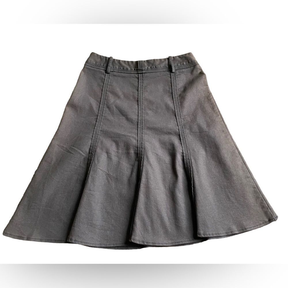 Larry Levine Stretch grey stonewashed denim skirt with belt loops Size 8